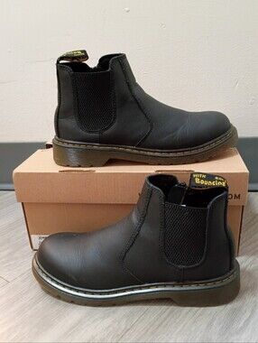 Dr. Martens 2976 Chelsea Boots Black Leather